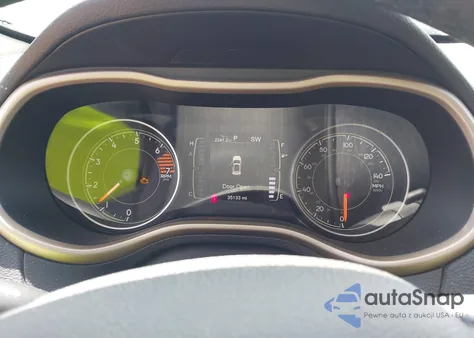 2017 Jeep Cherokee Latitude 4X4 z USA, uszkodzony, nr VIN 1C4PJMCB7HW563264